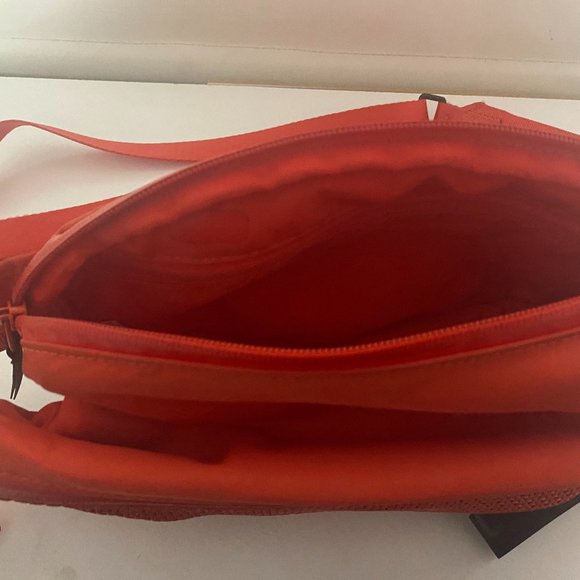 Lululemon All Hours Belt Bag Carnation Red - Picture 8 of 8